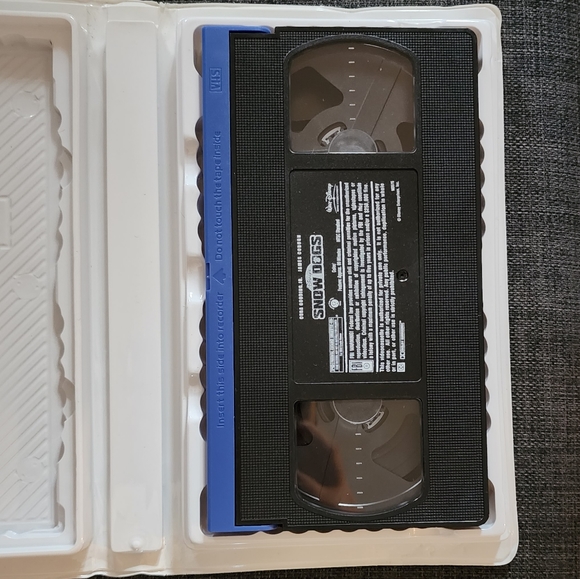 Snow Dogs Disney VHS - Picture 2 of 3